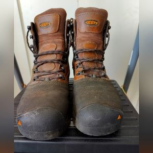 Keen steel toed waterproof leather work boots size 9.5
